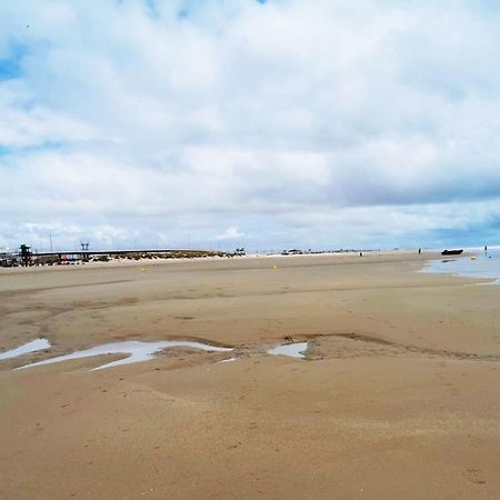 Romantica Vista Al Paseo Maritimo De Cadiz Bagian luar foto